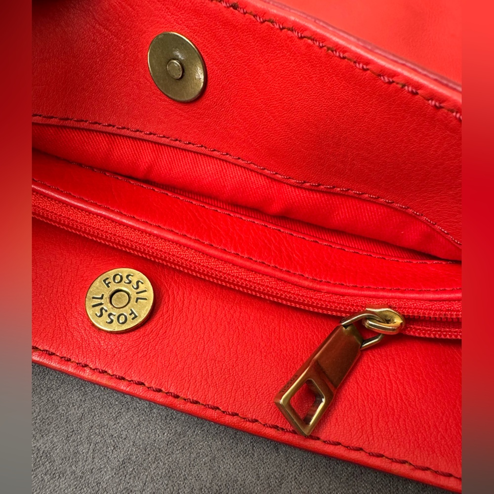 Fossil Chili Red Leather Saddle Bag - Picture 10 of 13